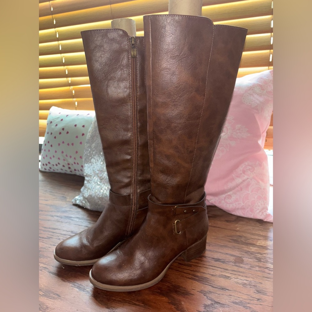 Brown Knee-High Leather Boots